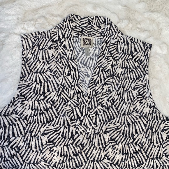 3/$30 Mix and match sleeveless top - Picture 3 of 5